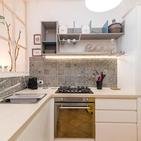 Belvedere 33-2 Pet Friendly